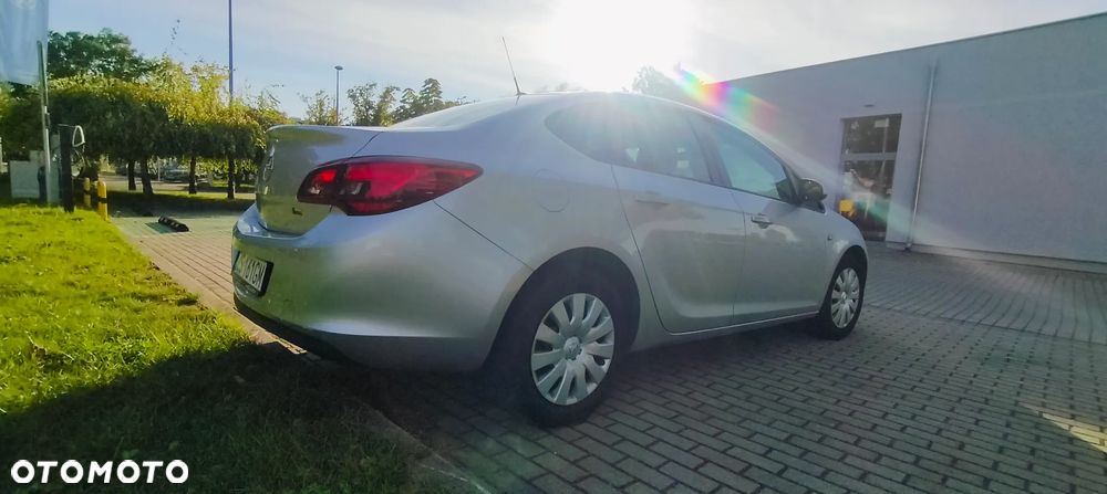 Opel Astra IV 1.6 Cosmo - 3