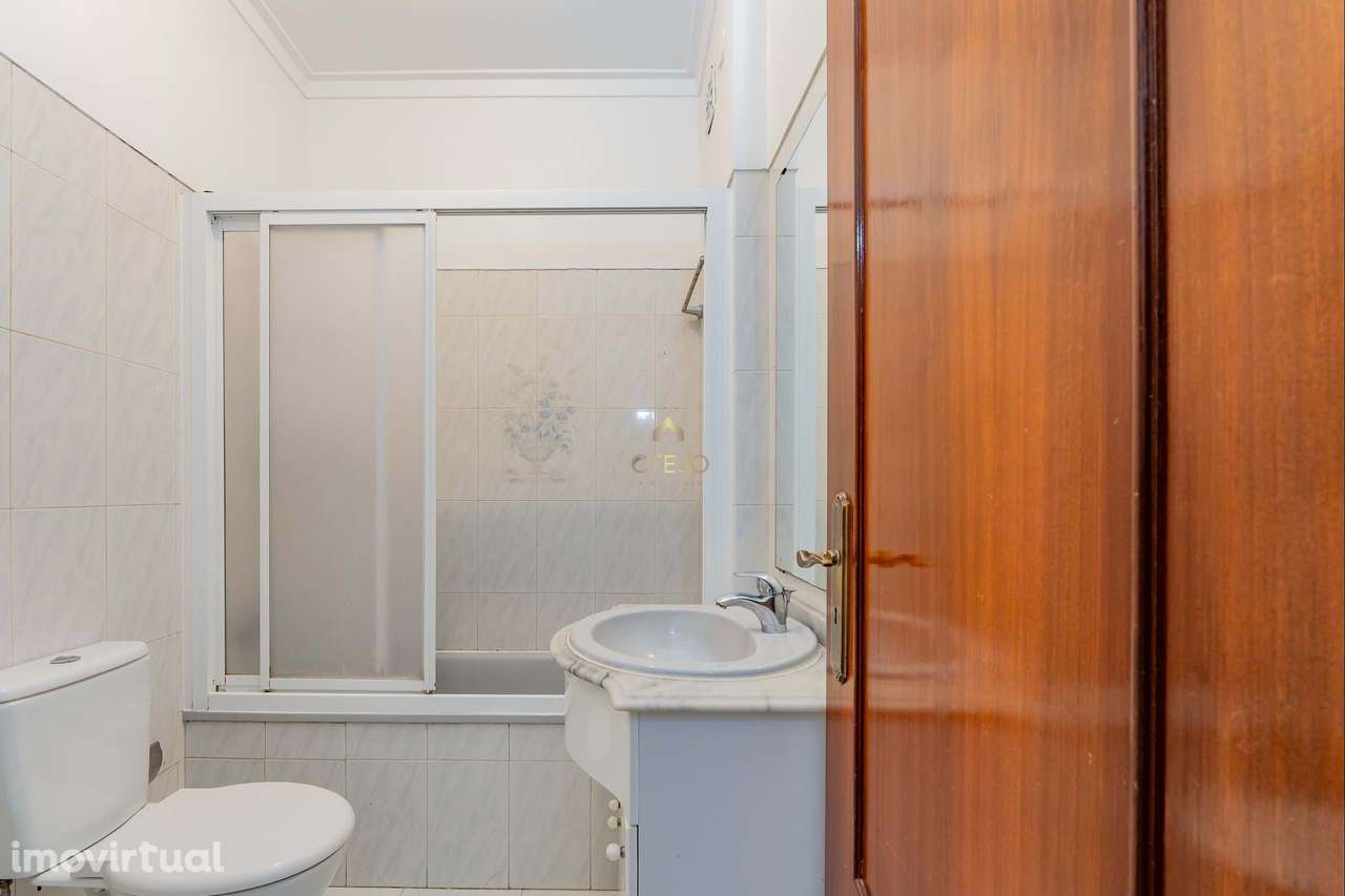 T2 Vale Figueira C/ lugar de estacionamento - Grande imagem: 3/33