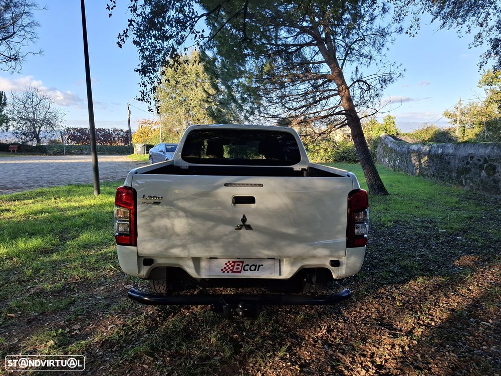 Mitsubishi L200 2.3 DI-D CD Invite 4WD - 12