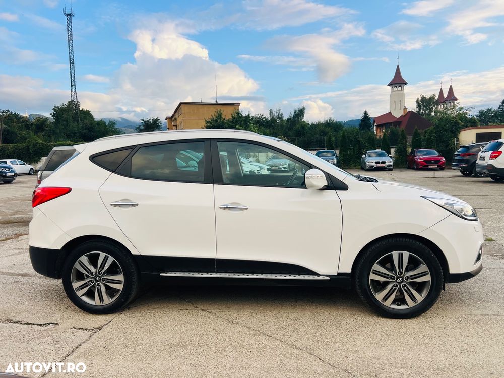 Hyundai ix35 2.0 CRDI 4WD Automatik Fifa World Cup Gold Edition - 30