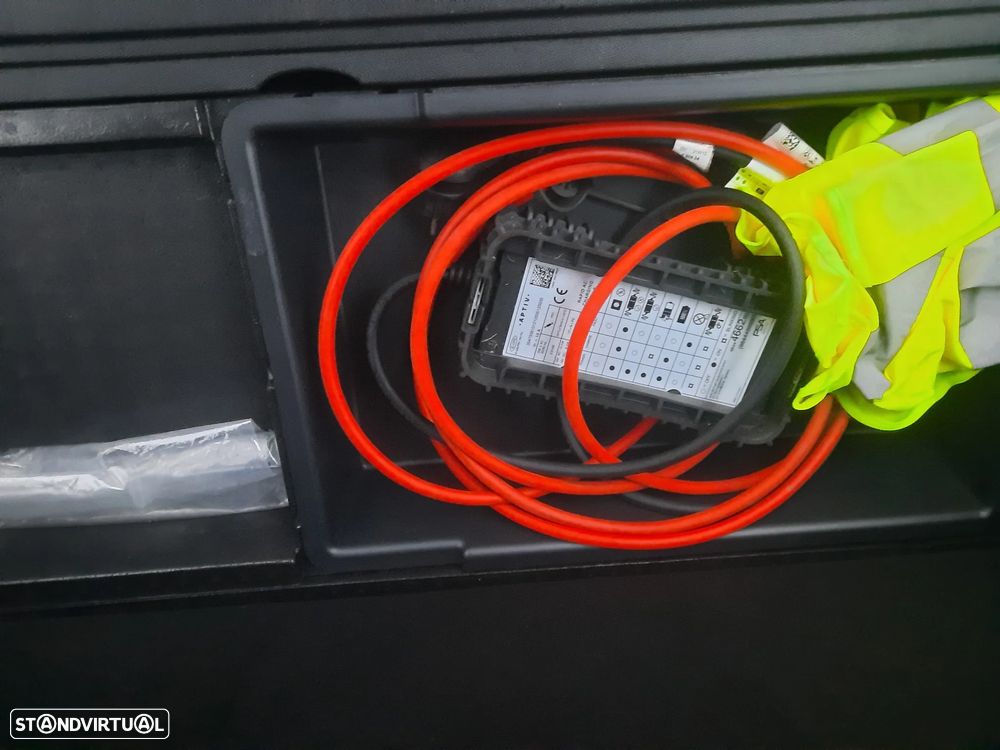 Peugeot 3008 1.6 Hybrid4 GT e-EAT8 - 54