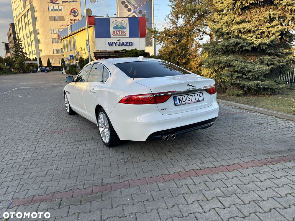 Jaguar XF 2.0 i4D Portfolio - 21