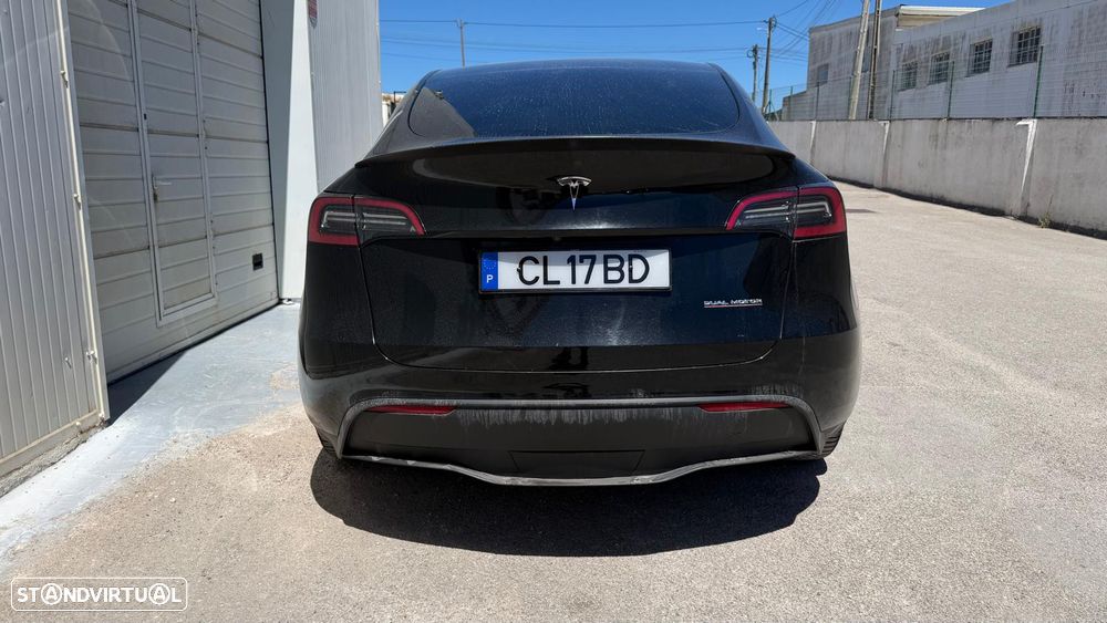 Tesla Model Y Performance Tração Integral — fotografia 13