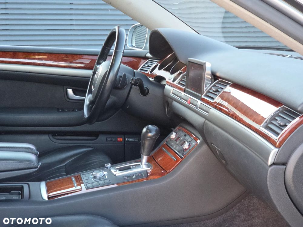 Audi A8 4.2 FSI Quattro - 32