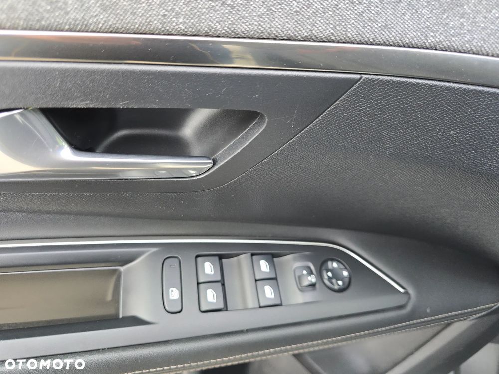 Peugeot 3008 1.5 BlueHDi Allure S&S - 16