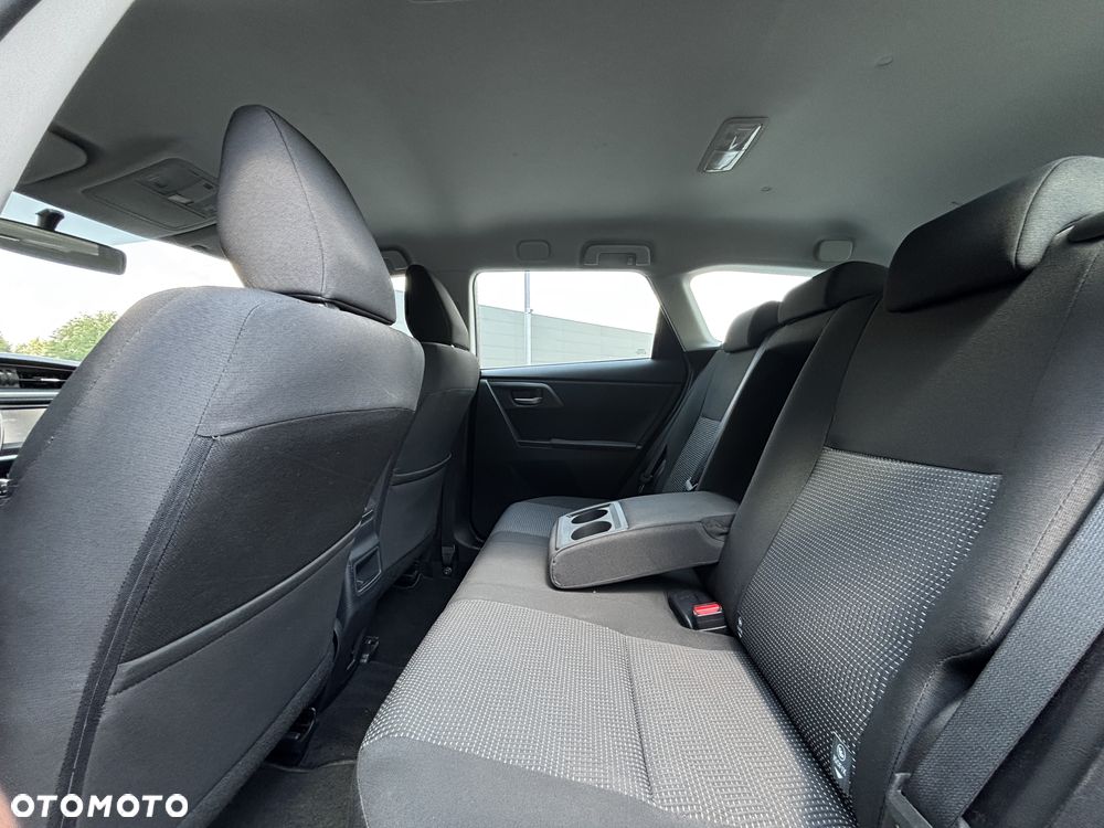 Toyota Auris - 11
