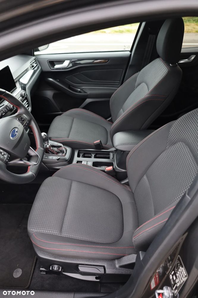 Ford Focus 1.0 EcoBoost ST-Line - 23