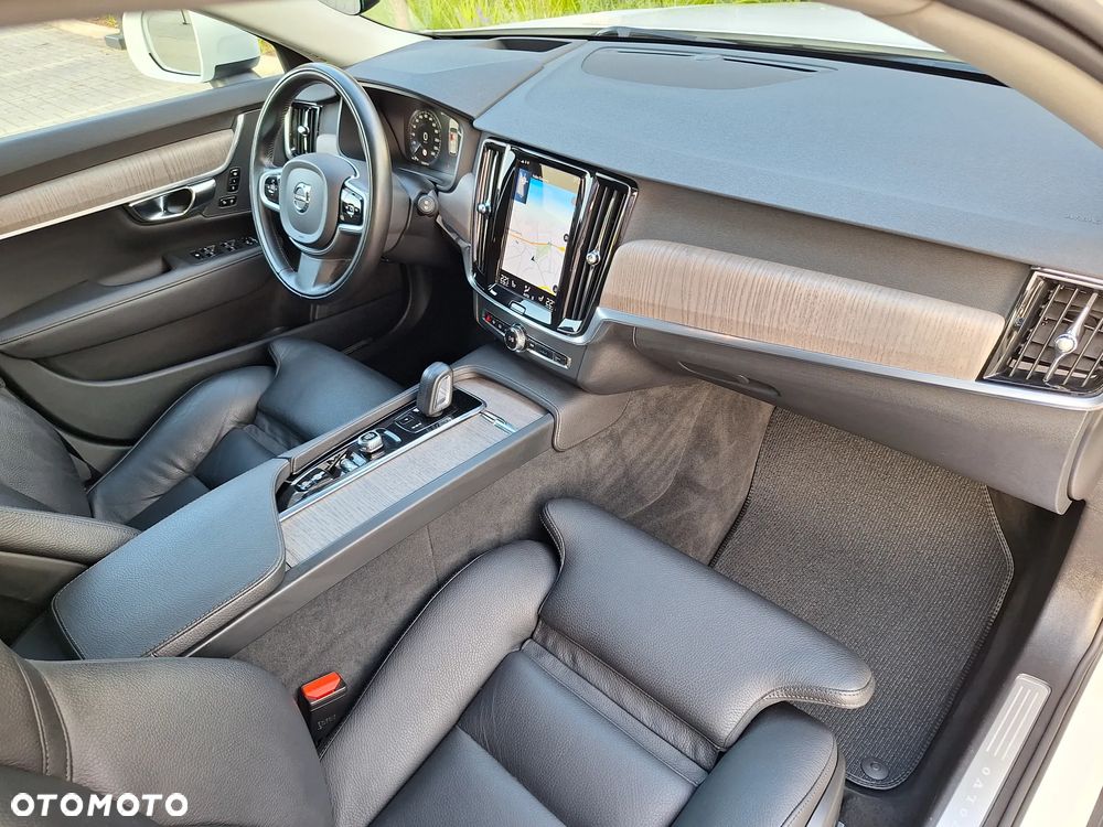 Volvo V90 Cross Country B5 D AWD Pro - 24