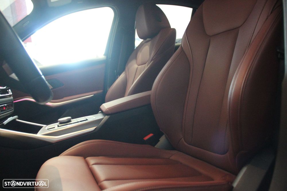 BMW 330 e Pack Desportivo M Auto - 14