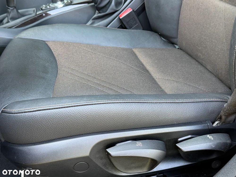 BMW X1 xDrive18d xLine - 24