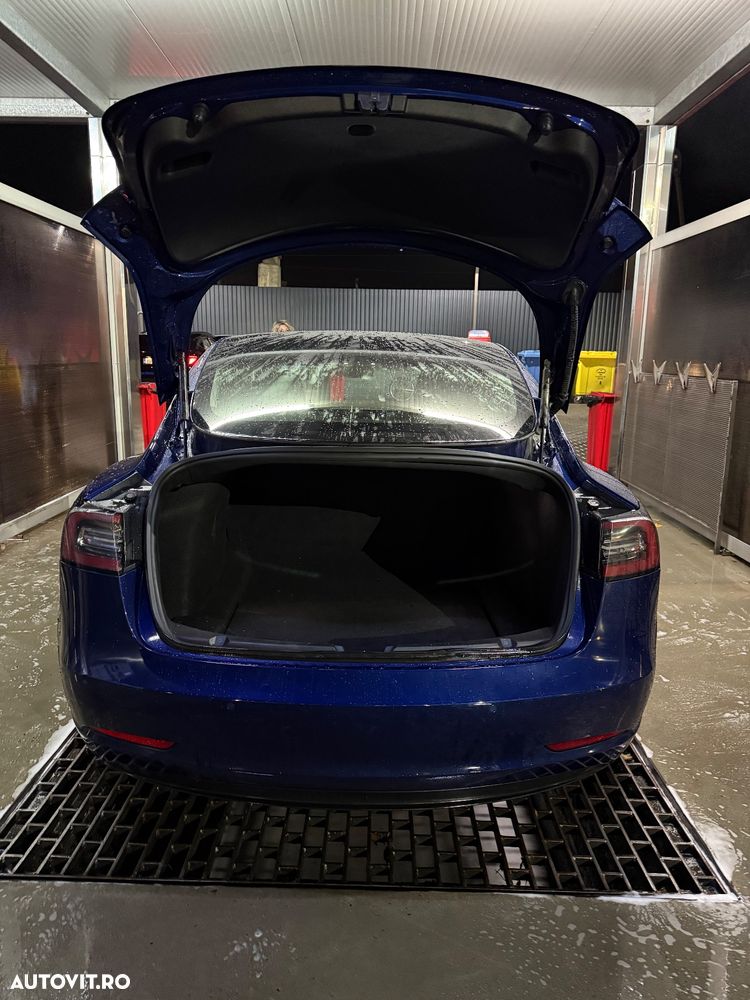 Tesla Model 3 Langstreckenbatterie Allradantrieb Dual Motor - 23