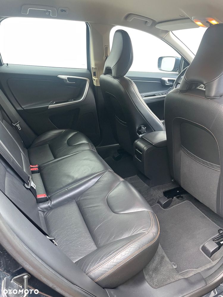 Volvo XC 60 2.4D AWD Summum - 13