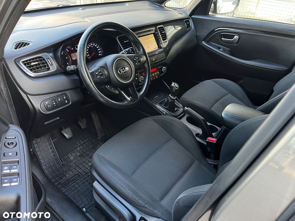 Kia Carens - 19
