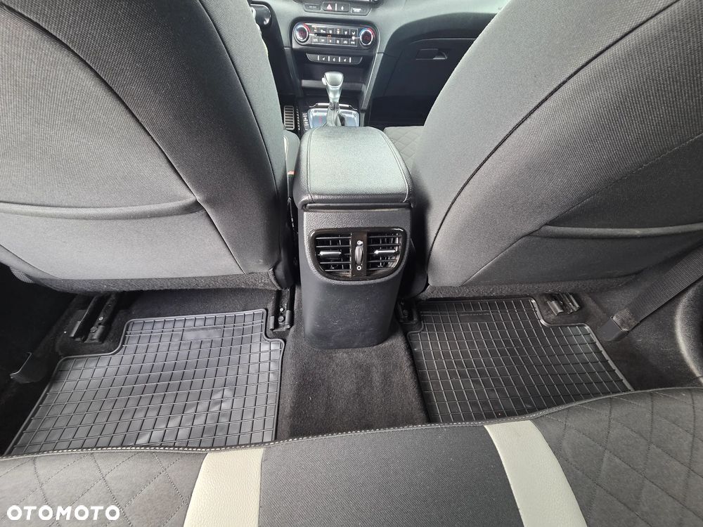 Kia Ceed 1.6 CRDi DCT GT Line - 33