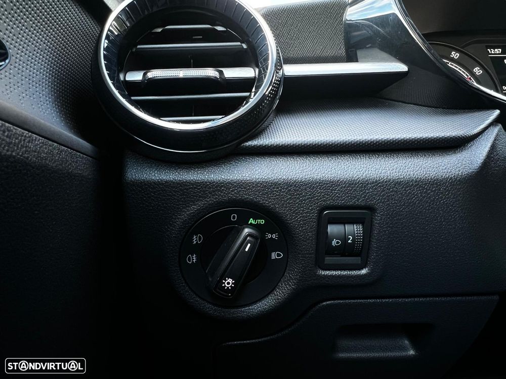 Skoda Fabia 1.0 MPI First Edition - 41