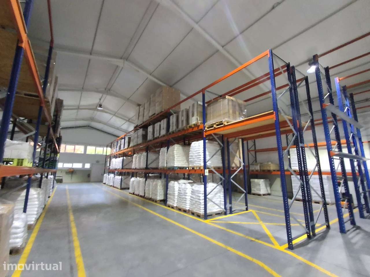 Armazém na Maia: 1.514 m² + 400m² logradouro | Racks e drive-in - Grande imagem: 4/20