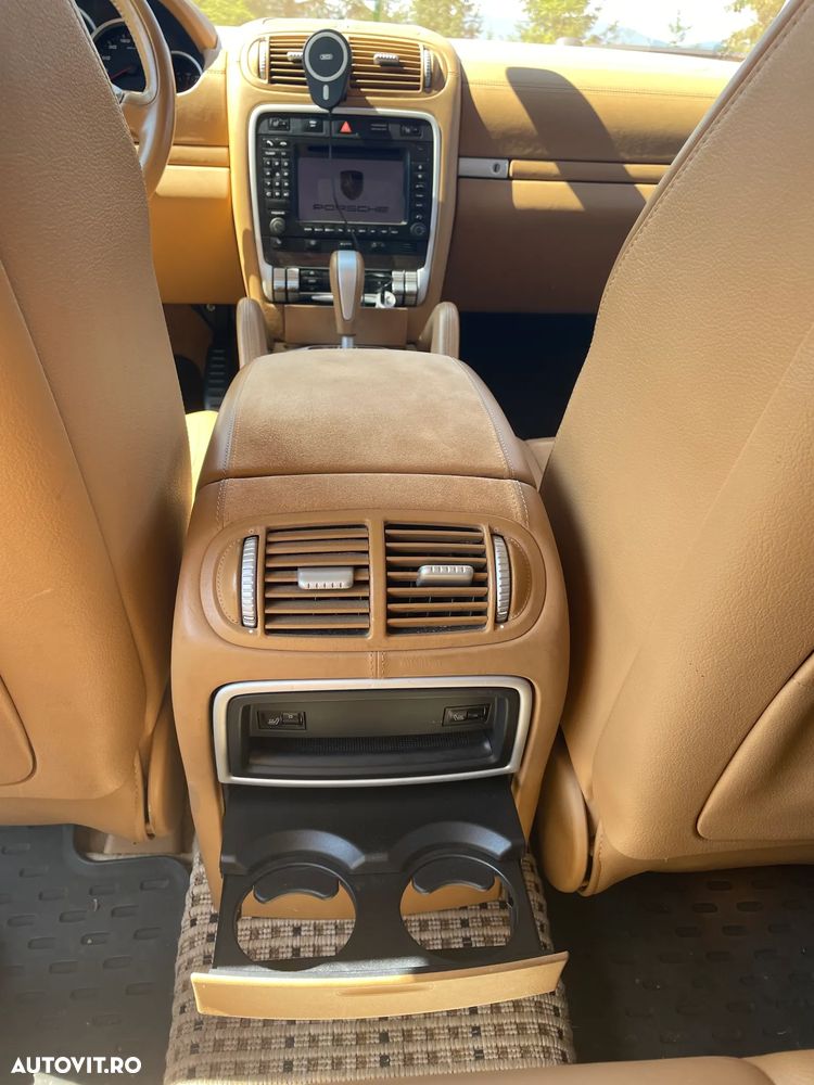 Porsche Cayenne - 19