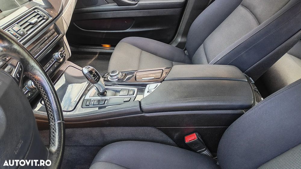 BMW Seria 5 520d Aut. - 11