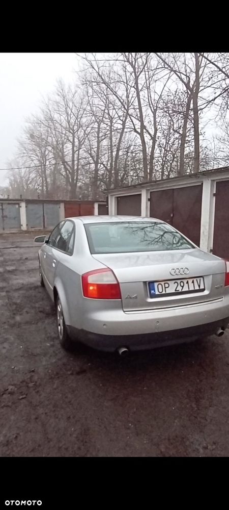 Audi A4 Limousine - 4