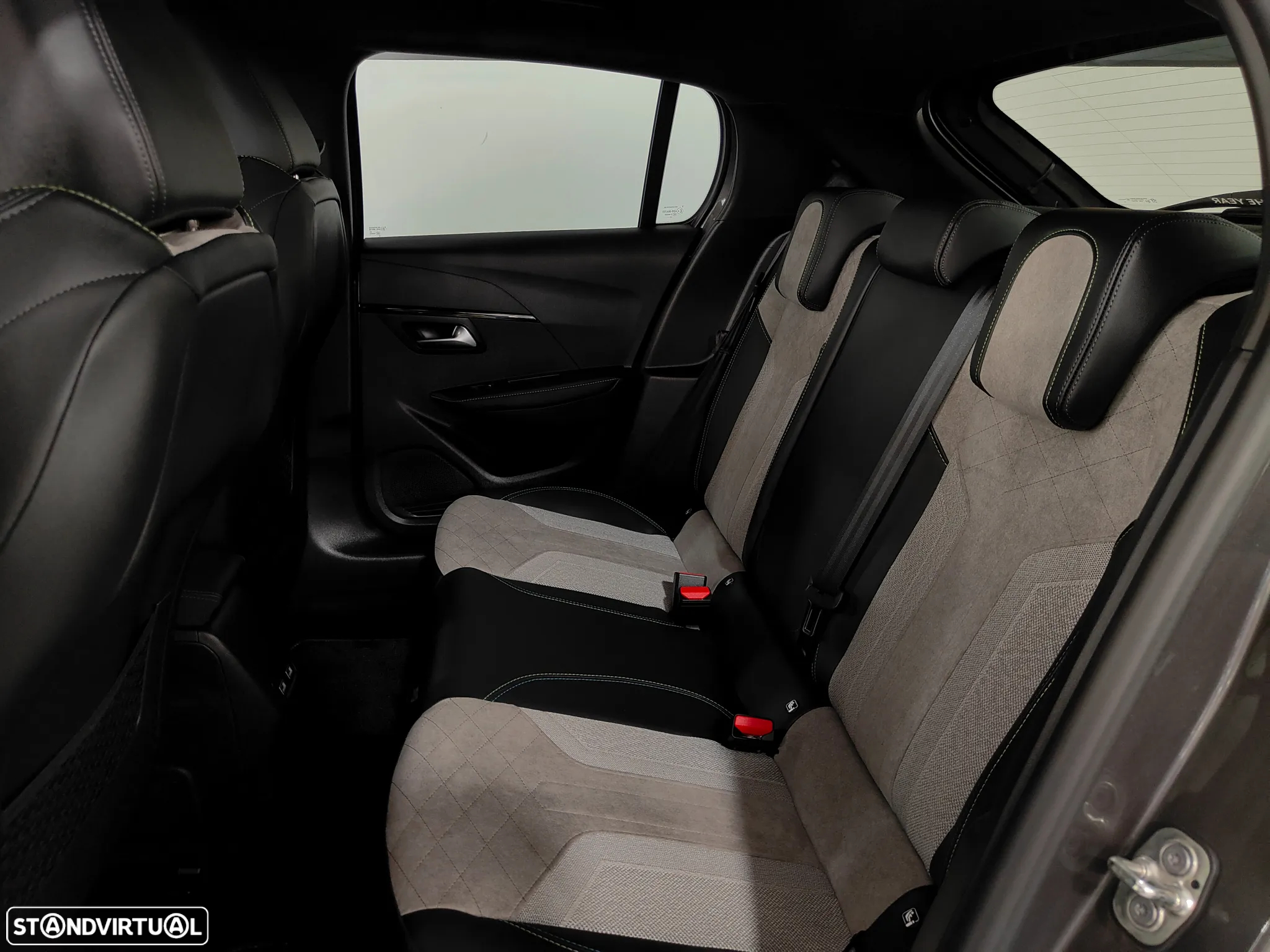 Peugeot 208 1.2 PureTech GT Line - 8
