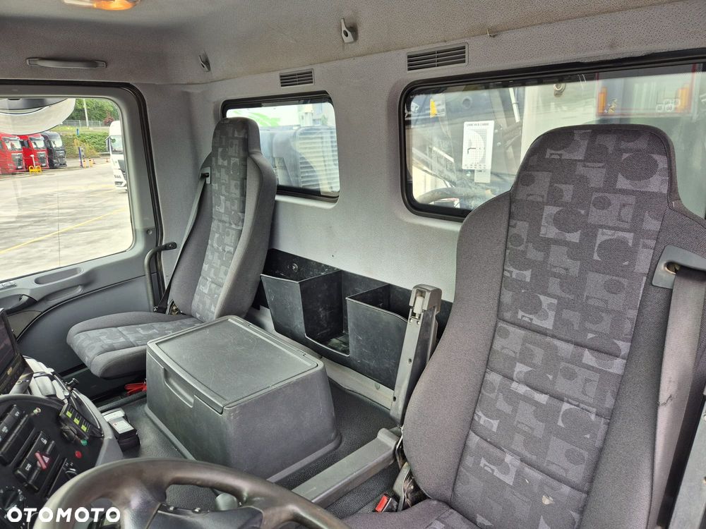 Mercedes-Benz ACTROS 3241 / HDS HIAB / RETARDER / 8x4/4 - 12