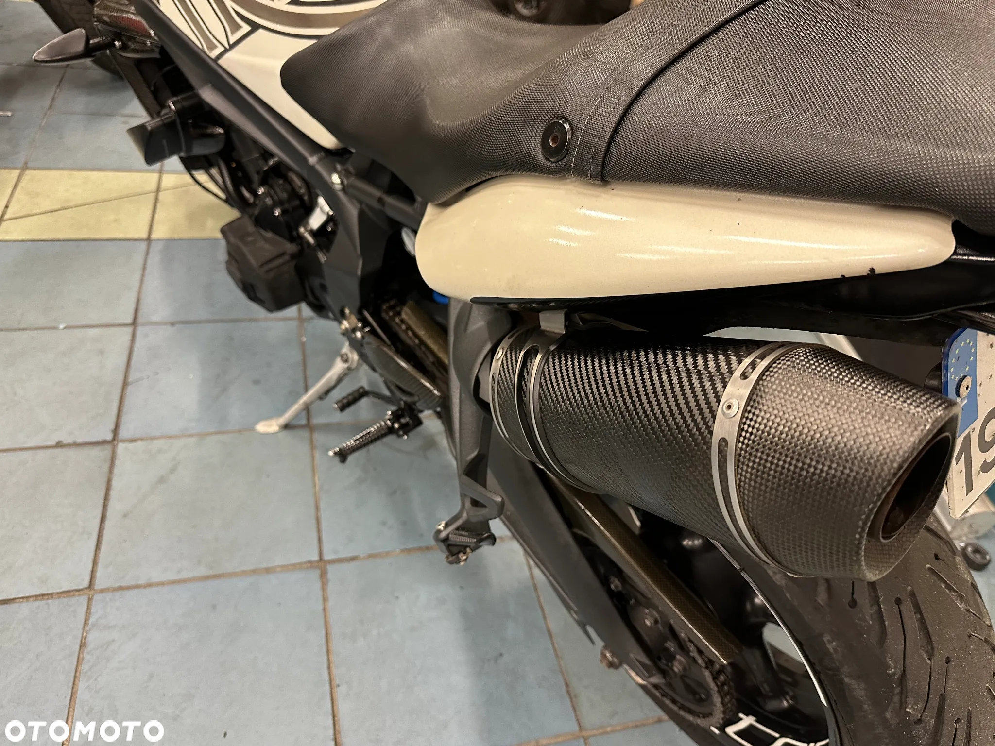 Triumph Street Triple - 12