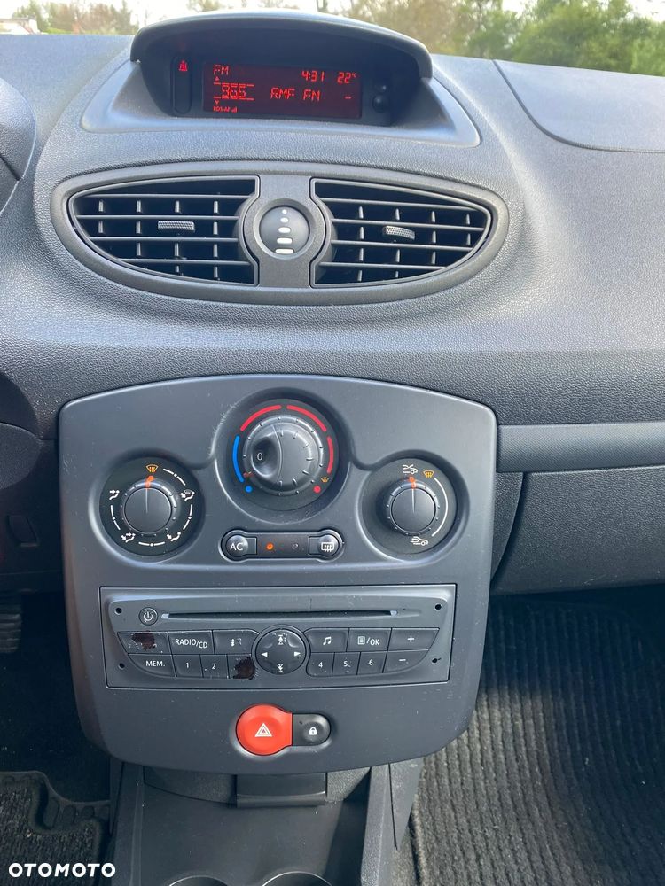 Renault Clio - 15
