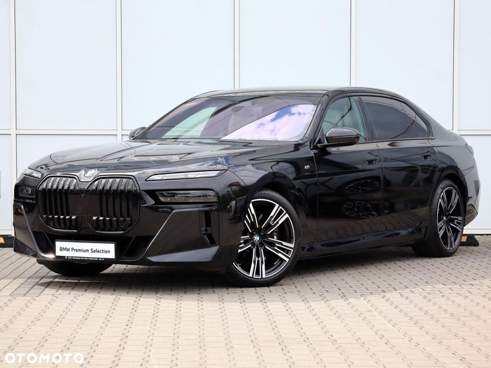 BMW i7