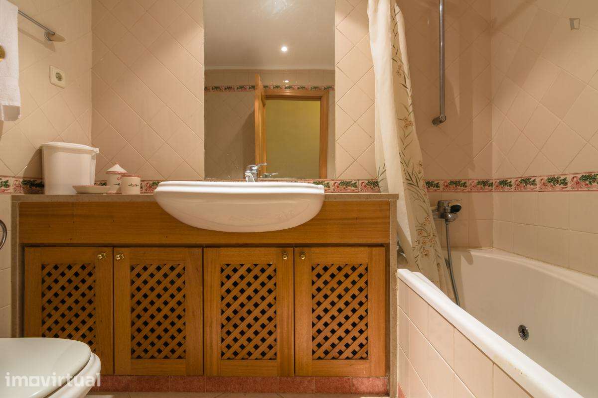 Quarto - localizado em Caparica Lisbon - Grande imagem: 2/31