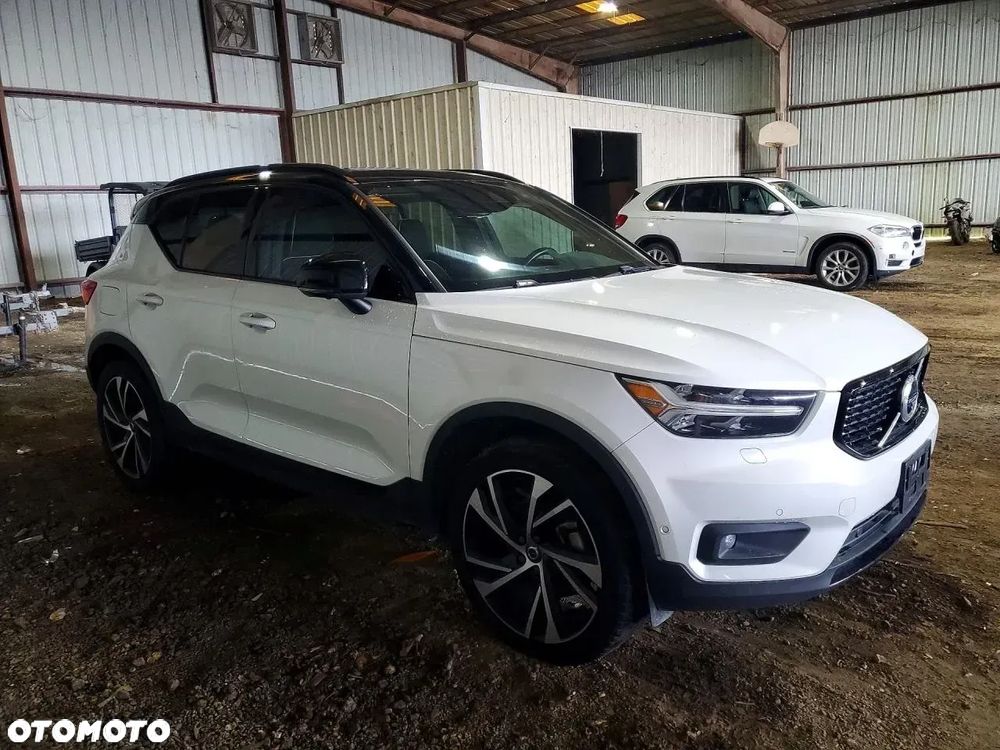 Volvo XC 40 T5 AWD R-Design - 2