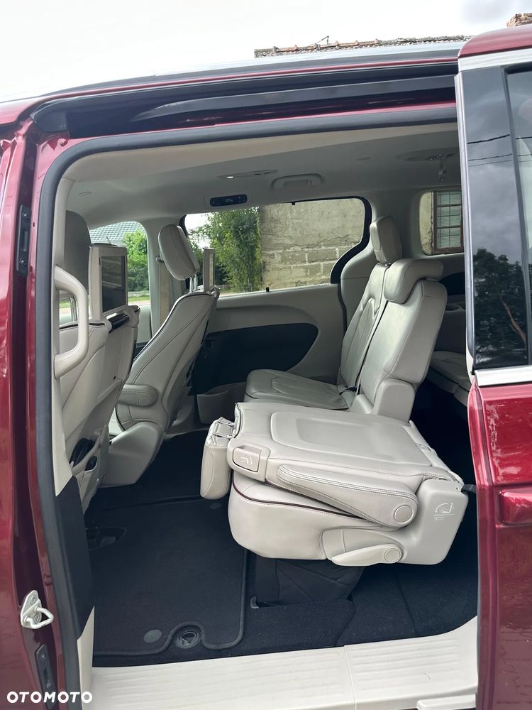 Chrysler Pacifica - 7