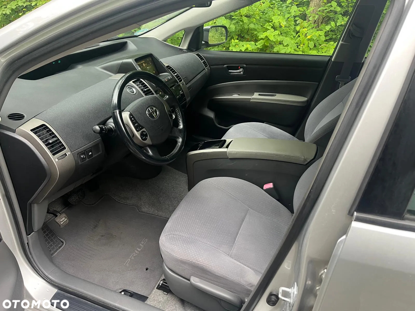 Toyota Prius (Hybrid) Sol - 8
