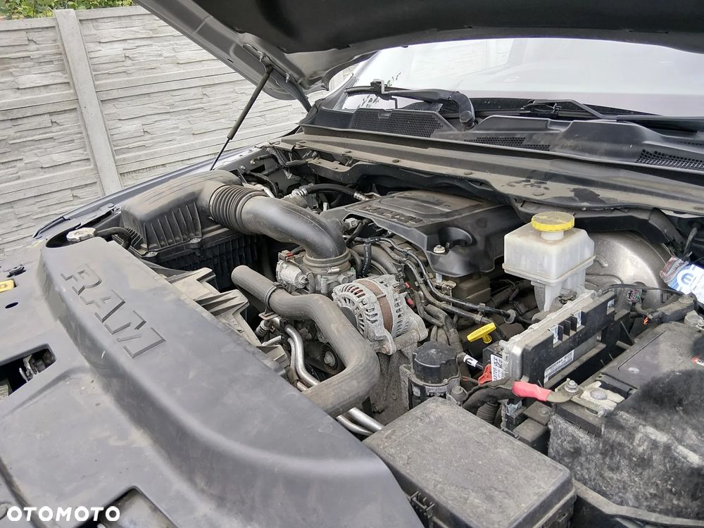 RAM 1500 5.7 Crew Cab Bighorn - 10