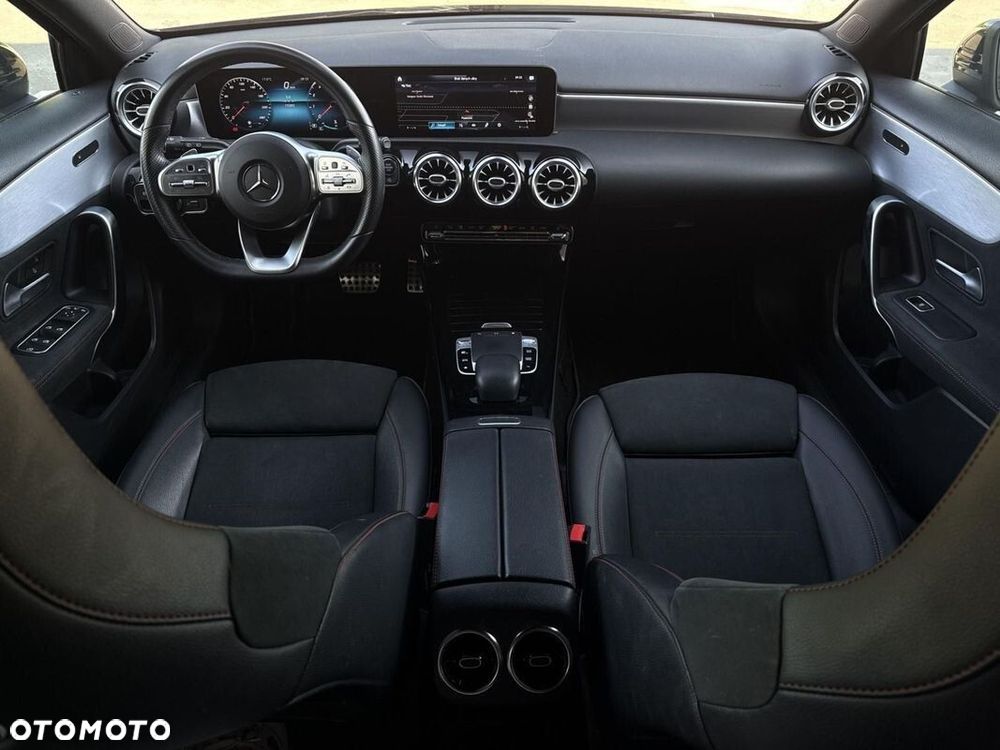 Mercedes-Benz Klasa A 220 4-Matic AMG Line 7G-DCT - 17