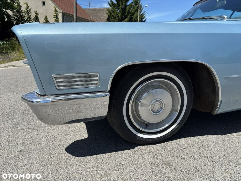 Cadillac Deville - 21