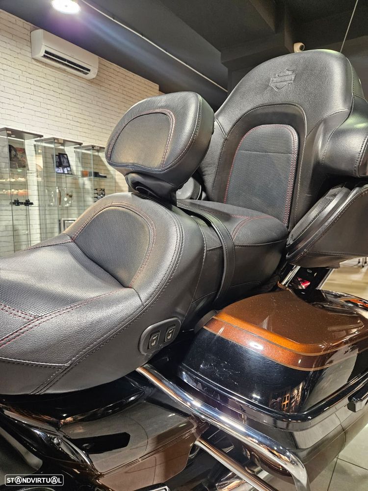 Harley-Davidson Ultra Limited CVO - 19