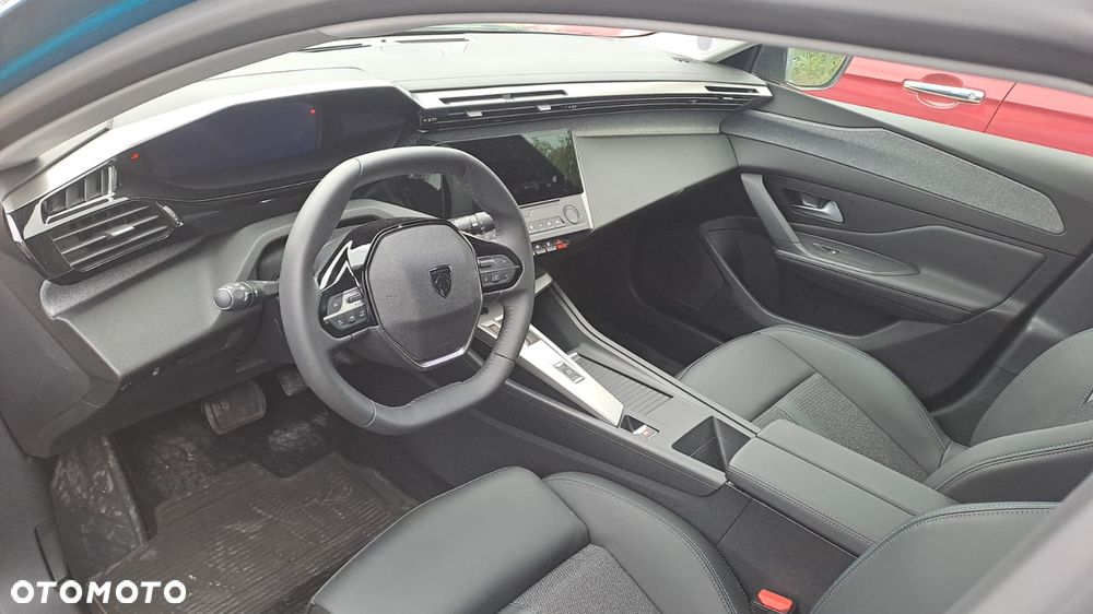 Peugeot 308 - 8