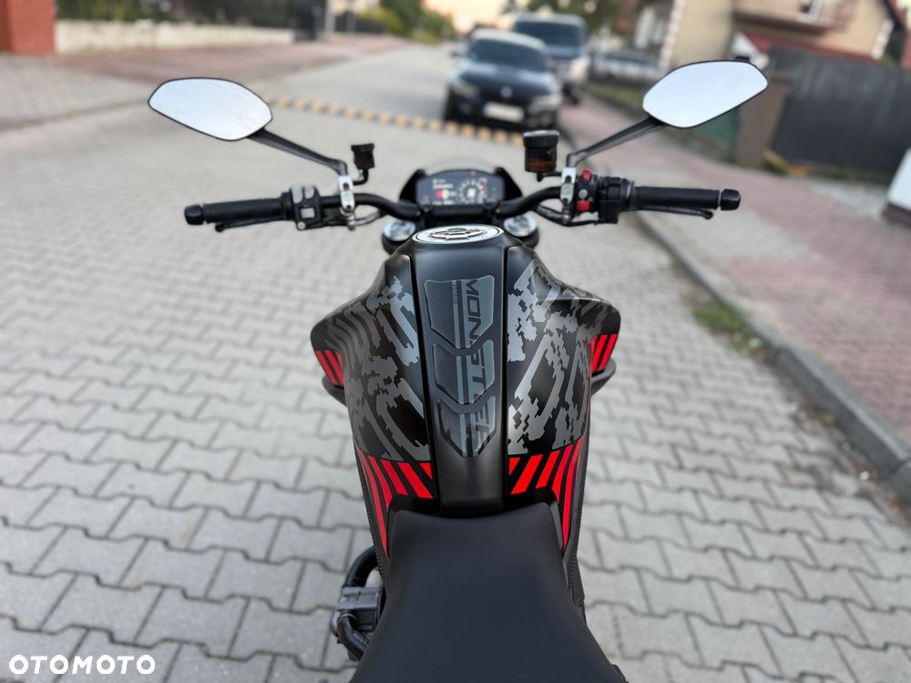 Ducati Monster - 21