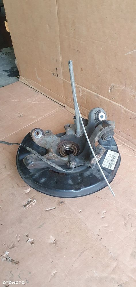 Zwrotnica piasta lewy tył tylna lewa BMW I E81 E87 Lift 2.0i - 6