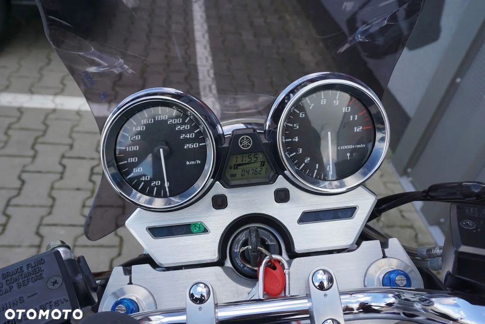 Yamaha XJR - 18