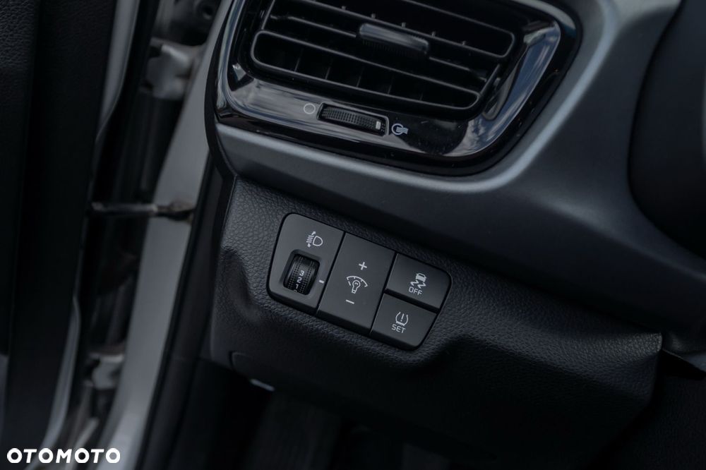 Kia Rio - 38