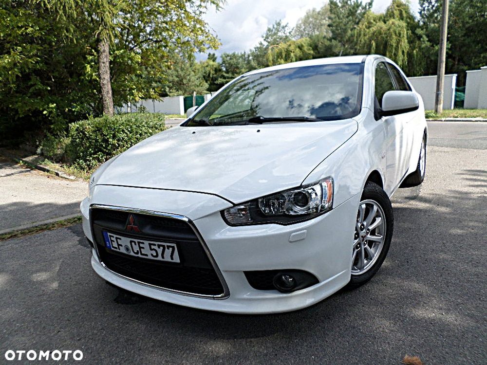 Mitsubishi Lancer Sportback 1.6 ClearTec Plus - 1
