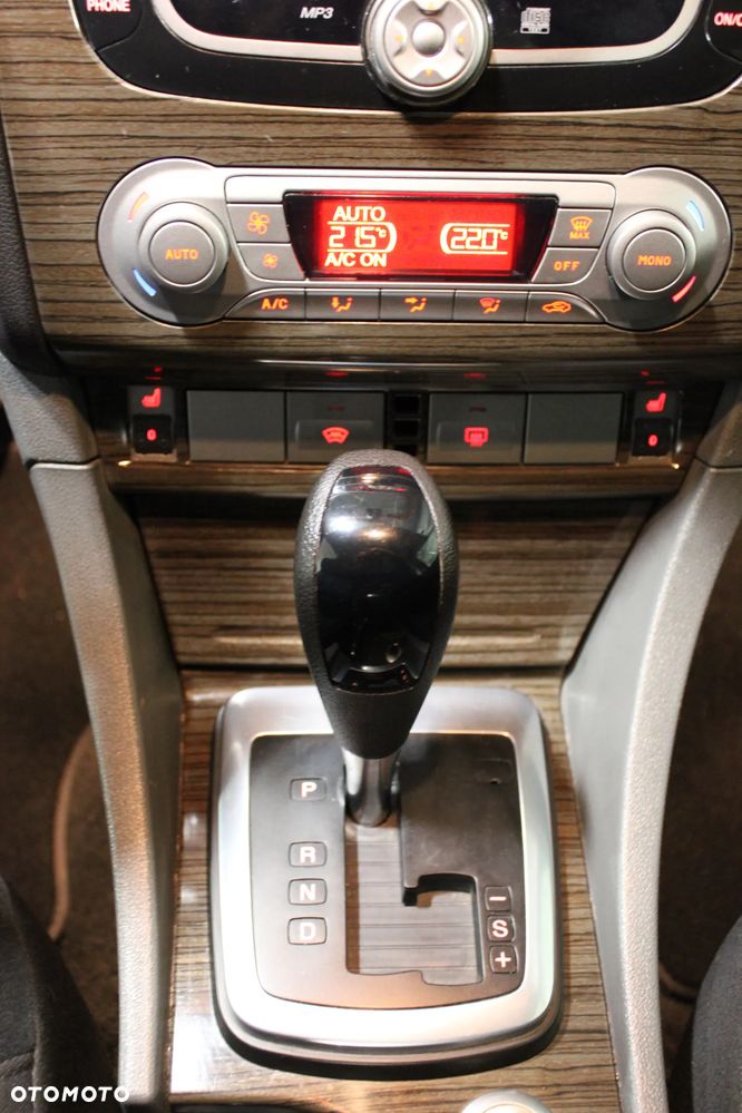 Ford Focus 2.0 Ghia - 15