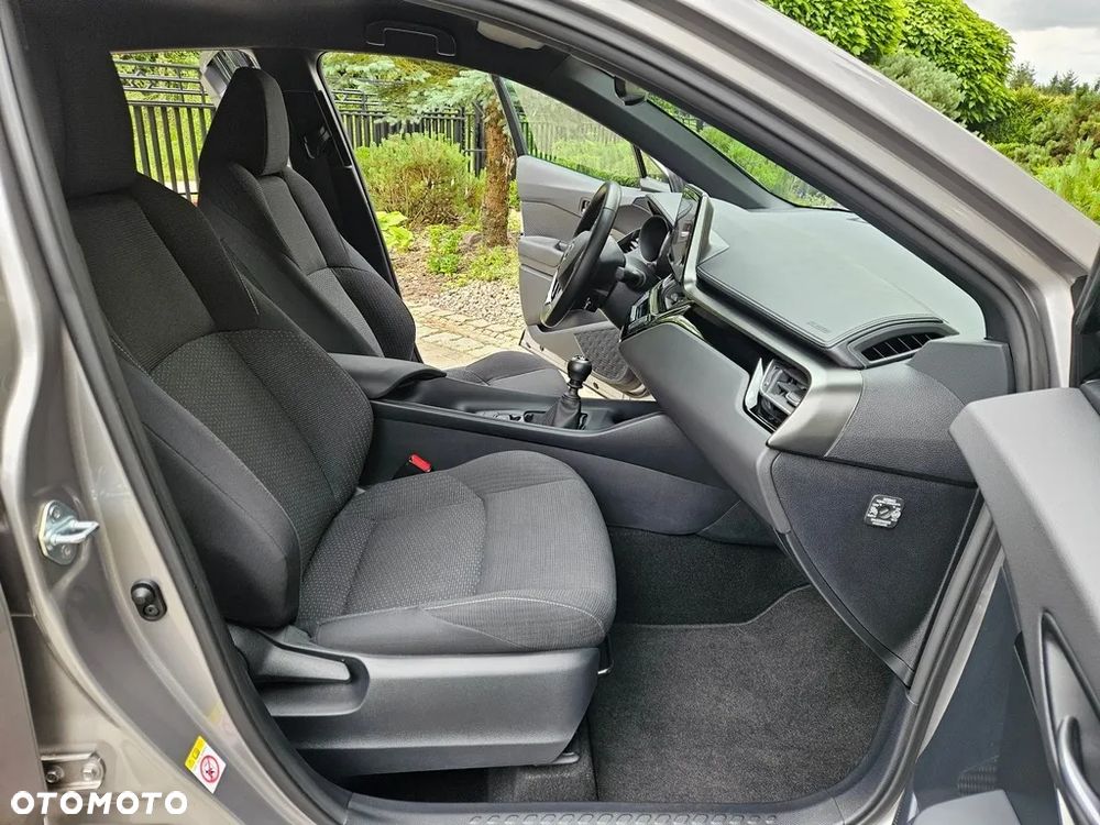 Toyota C-HR - 12