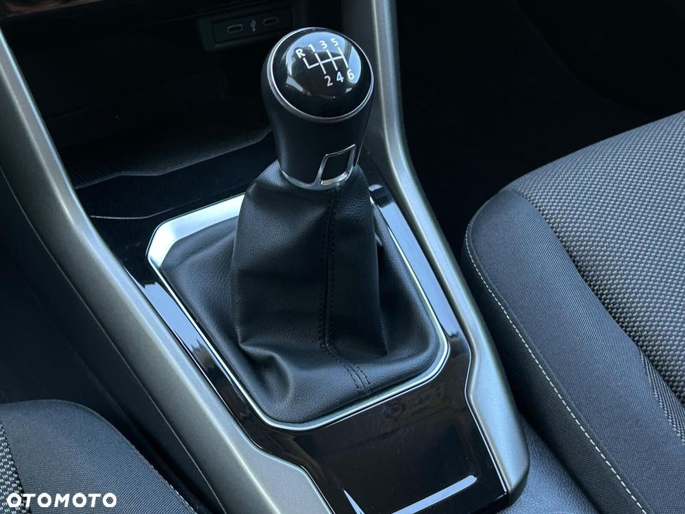 Volkswagen T-Roc 1.0 TSI Advance - 25