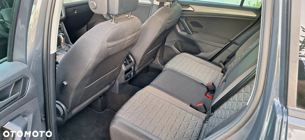 Volkswagen Tiguan - 12