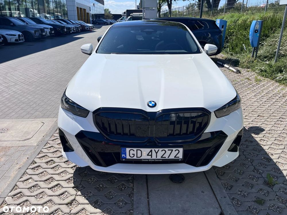 BMW Seria 5 520d xDrive mHEV - 8