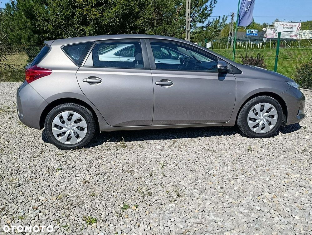 Toyota Auris - 10