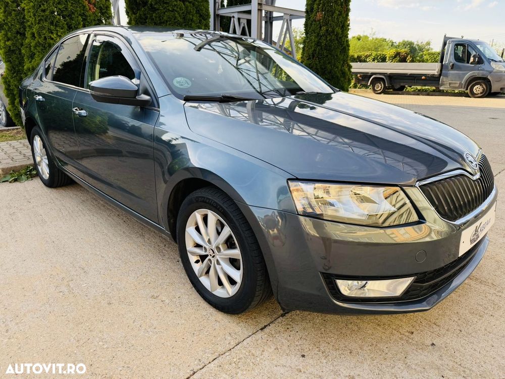 Skoda Octavia 2.0 TDI ELEGANCE DSG - 8