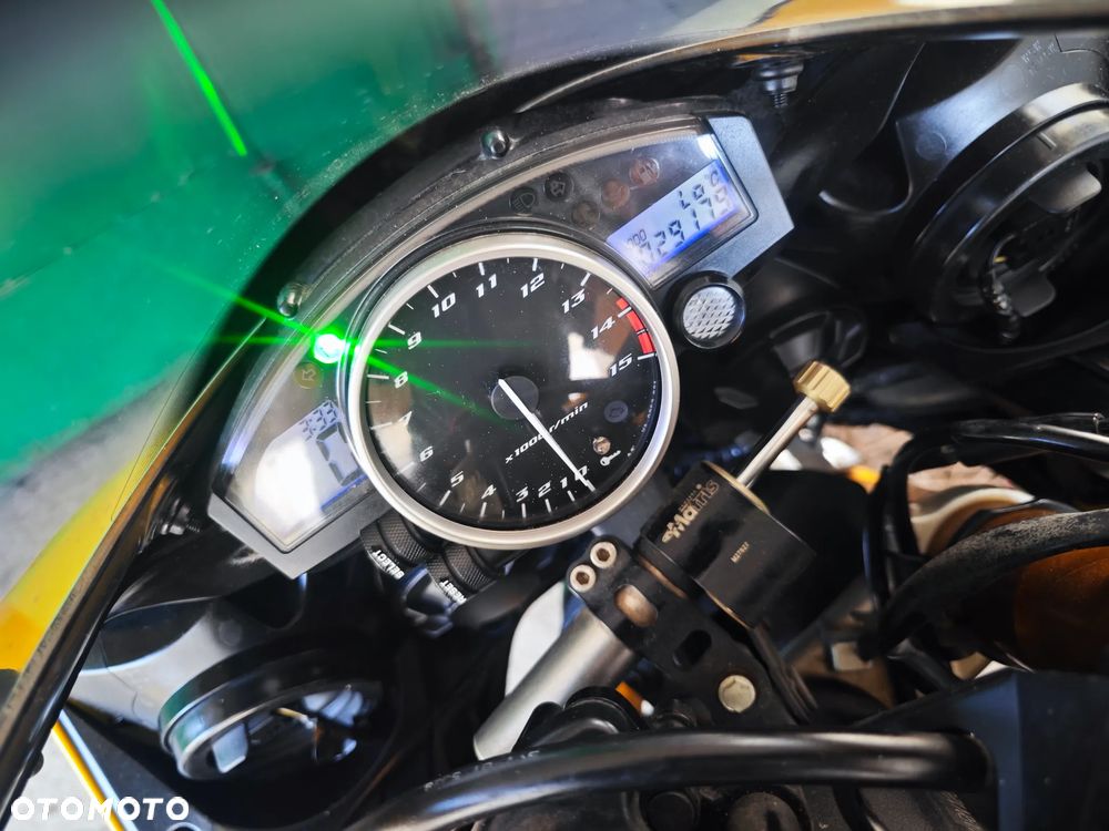 Yamaha YZF - 22